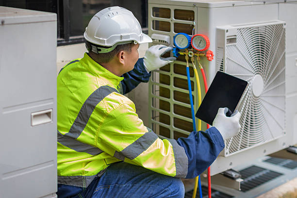 Professional Ac Installation technician working in Weimar, TX